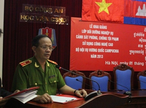 Khai giảng lớp Bồi dưỡng nghiệp vụ phòng chống Link đăng nhập Ev88 sử dụng công nghệ cao cho cán bộ Bộ Nội vụ Vương quốc Cămpuchia năm 2013